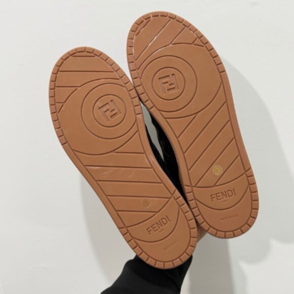 Fendi Match Tobacco Monogram - Picture 7 of 7